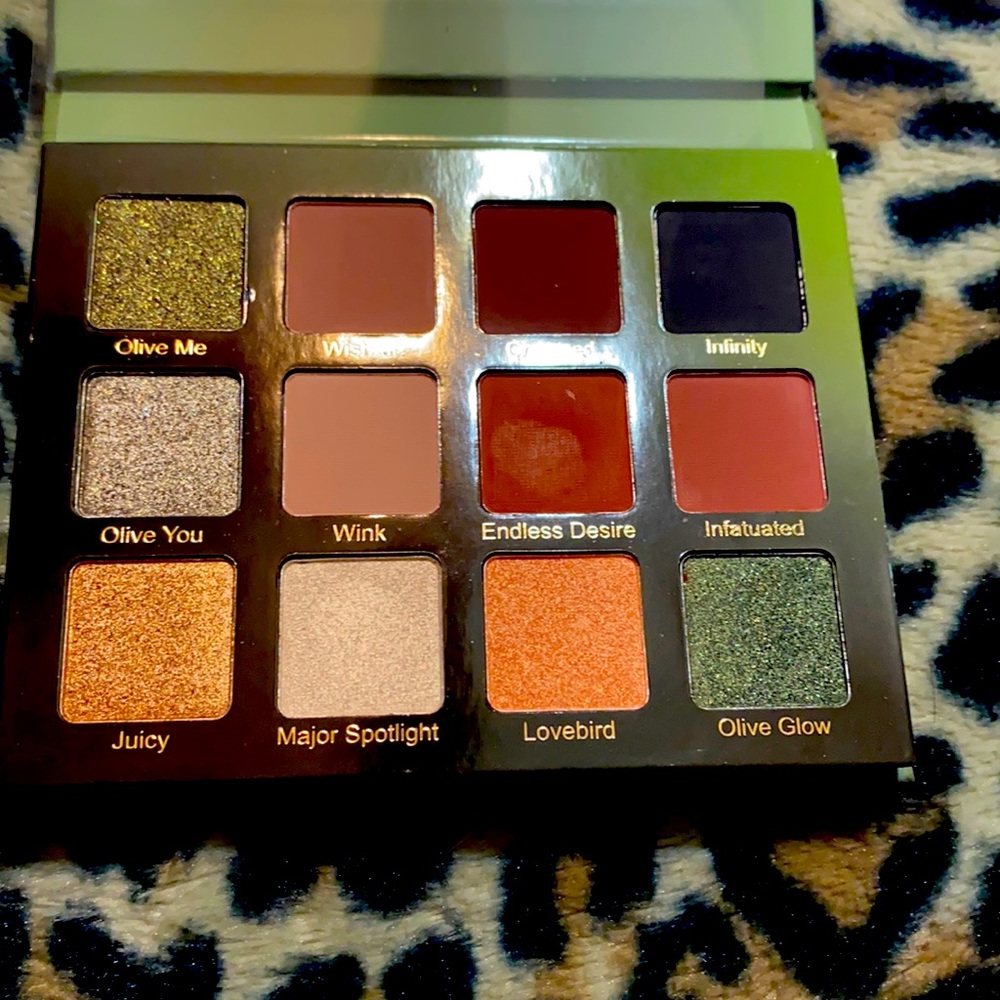 Eyeshadow palette